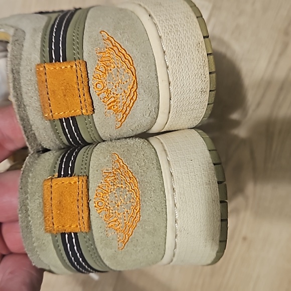 Nike Kid's Sz 7y Air Jordan 1 Low SE Craft Sky J Light Olive Black FD9092 300 - Picture 5 of 6